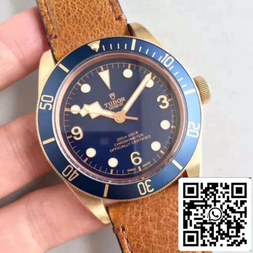 Tudor Heritage Black Bay M79250BM ZF Factory 1:1 Best Edition Swiss ETA2824-2 Superlumed Dome-shaped Blue Dial - Image 9