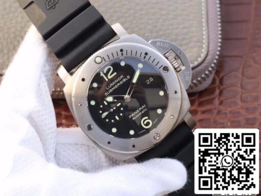 Panerai Luminor Submersible PAM571 VS Factory 1:1 Best Edition Swiss ETA7750 - Image 7