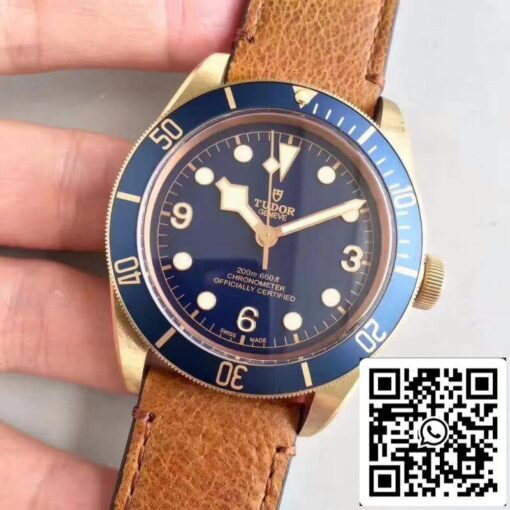 Tudor Heritage Black Bay M79250BM ZF Factory 1:1 Best Edition Swiss ETA2824-2 Superlumed Dome-shaped Blue Dial - Image 8