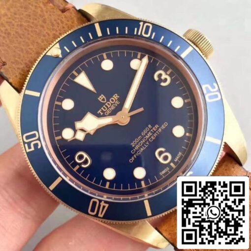 Tudor Heritage Black Bay M79250BM ZF Factory 1:1 Best Edition Swiss ETA2824-2 Superlumed Dome-shaped Blue Dial - Image 7