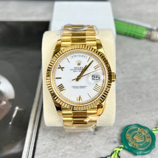 Rolex Day-Date 40 228238-0042 wrapped 18k gold With a weight of 150 grams