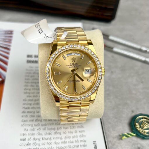 Rolex Day-Date 40 228348rbr-0002 Yellow Gold 18k gold encrusted with Artificial diamonds