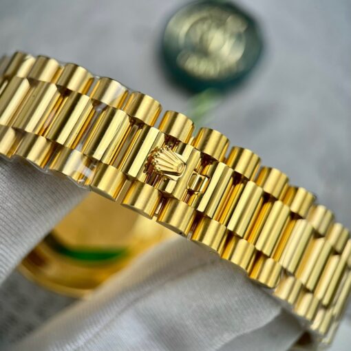 Rolex Day-Date 40 228348rbr-0002 Yellow Gold 18k gold encrusted with Artificial diamonds - Image 13