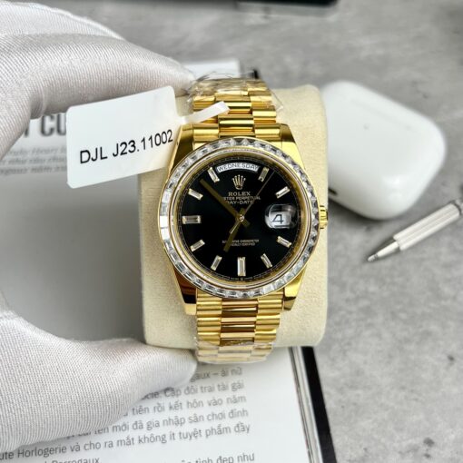 Rolex Day-Date 40 228398TBR wrapped yellow gold 18k and Baguette moissanite bezel - Image 3