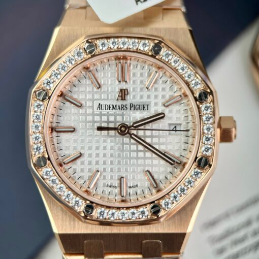 Audemars Piguet Royal Oak 77351OR.ZZ.1261OR.01 Best 1:1 Edition with gold and diamonds - Image 5