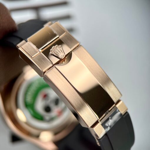 Rolex Daytona M116505-0010  1:1 Best Edition BT Factory Rose Gold Rubber Strap – Image 10