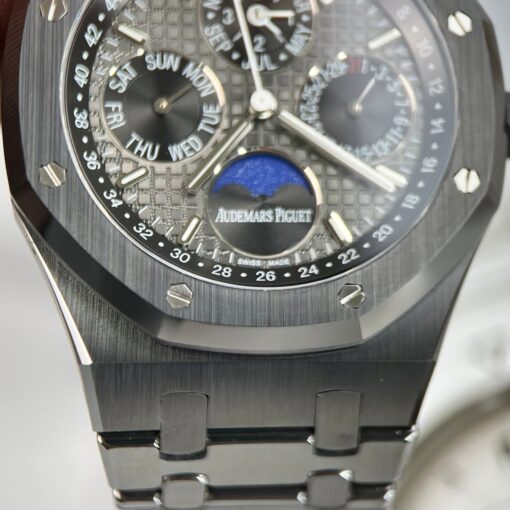 Audemars Piguet Royal Oak 26579CE.OO.1225CE.01 1:1 Best Edition APS Factory Black Dial - Image 4