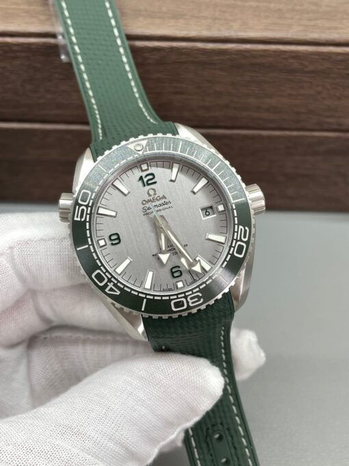 Omega Seamaster Planet Ocean 600M 215.32.44.21.06.001 VS Factory 1:1 Best Edition Green Rubber Strap - Image 7