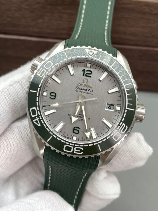 Omega Seamaster Planet Ocean 600M 215.32.44.21.06.001 VS Factory 1:1 Best Edition Green Rubber Strap - Image 6