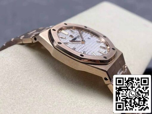 Audemars Piguet 67651 Quartz 33mm 1:1 Best Edition ZF Factory White Dial Rose Gold - Image 6