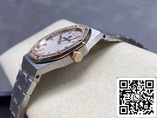 Audemars Piguet 67651SR.ZZ.1261SR.01 Quartz 33mm 1:1 Best Edition ZF Factory - Image 3